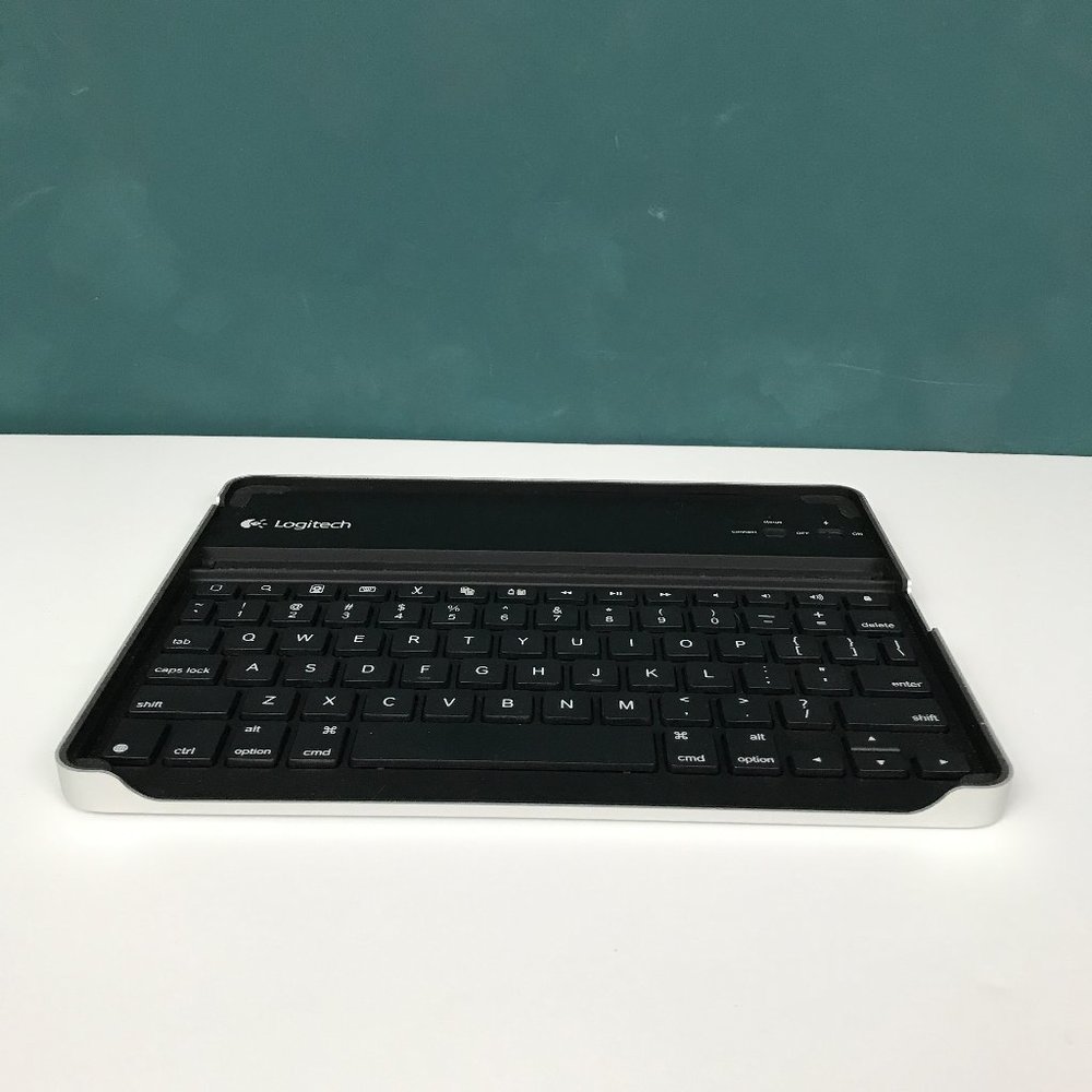 Logitech/Zagg Bluetooth Keyboard Case For Ipad 2 - image 2